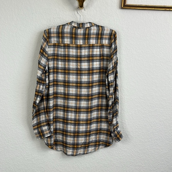 Stitch Fix Mello Day Amarah Super Soft Button Down Shirt - Picture 8 of 9